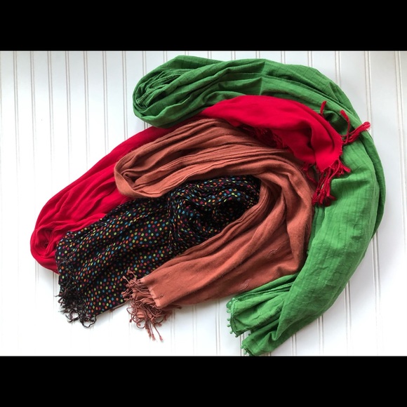 Womens bundle of 4 colorful fun scarves - Picture 6 of 7